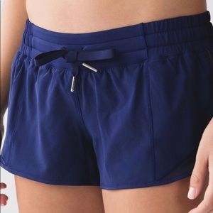Lululemon shorty Hot Short 2.5” Hero Blue 6